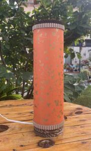 lampe en carton recyclé et papier lamali orange